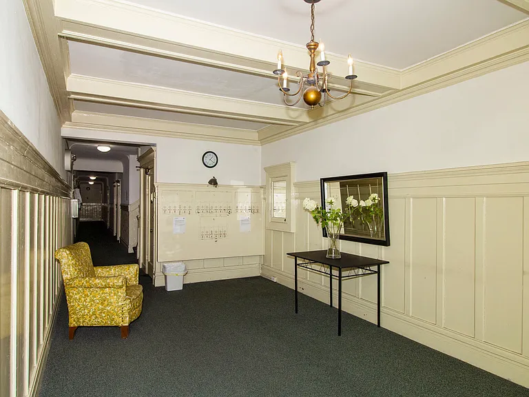 2128 Van Ness — Photo 4