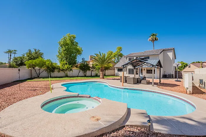 3 bed, 2.5 bath, 2184 sqft, $3,195 — Photo 2