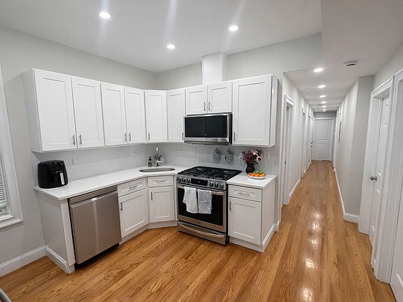 2nd image of 1-58 I St #1