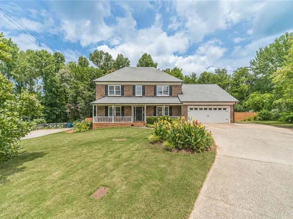 1532 Berkshire Farm Dr, Snellville, GA 30078