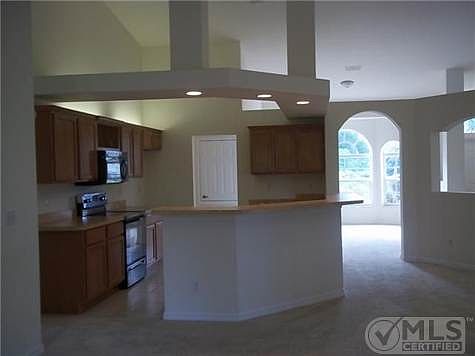 5th image of 1253 SW Malaga Ave