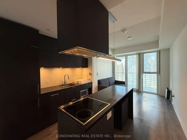 15 Lower Jarvis St #1909, Toronto, ON M5E 0C4