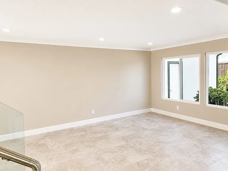 9021 Hyde Park Dr — Photo 7