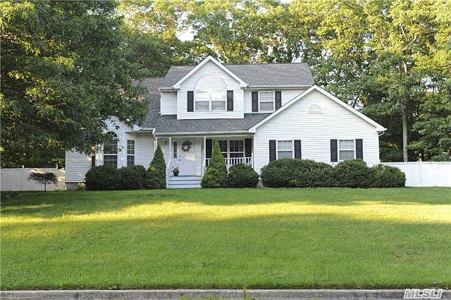 1st image of 17 Munroe Ave