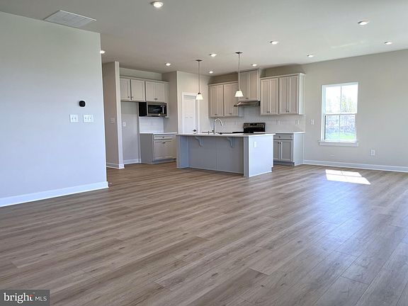 4th image of 32319 Addie Ave