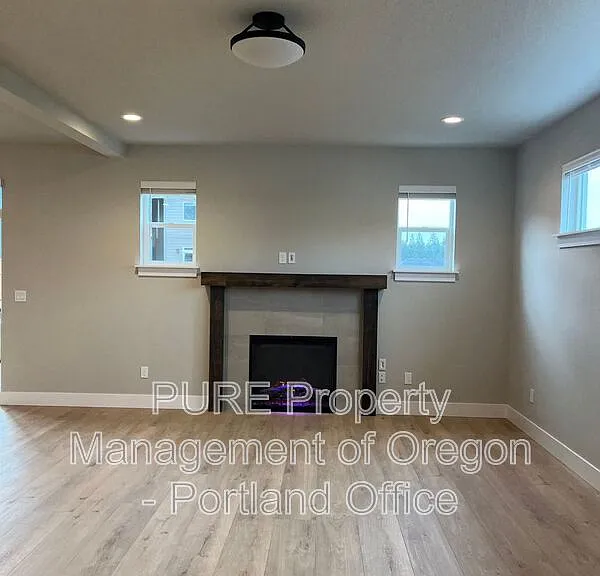 1730 NE Gilbert Ln — Photo 7