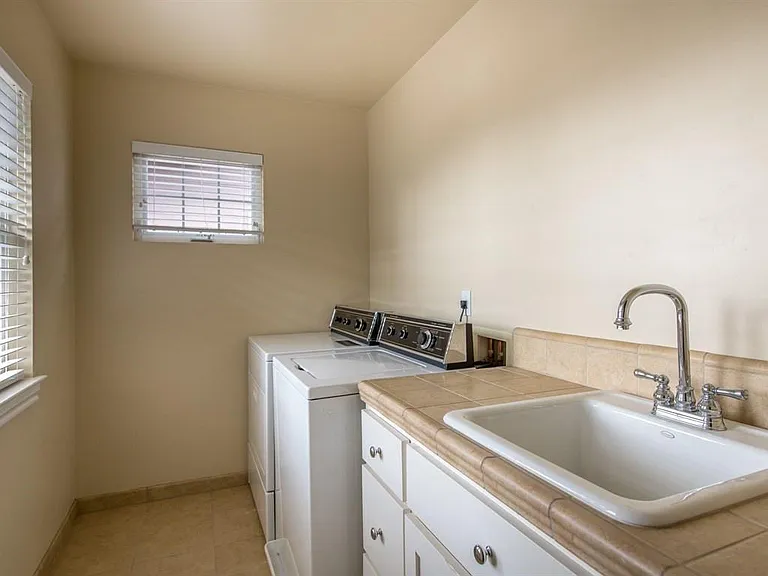 143 Kennedy Ave — Photo 10