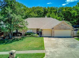 208 Ridgefield Dr, Norman, OK 73069