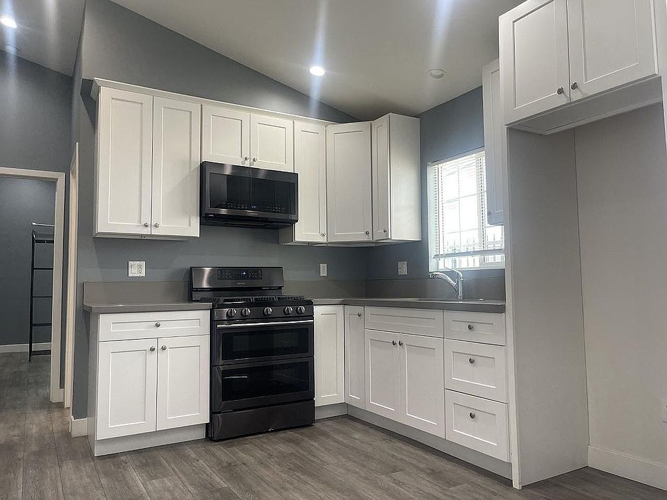 1st image of 8142 Redbush Ln