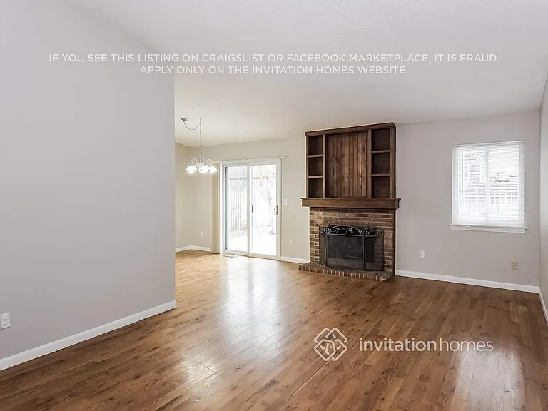 2125 S Elkhart St — Photo 4
