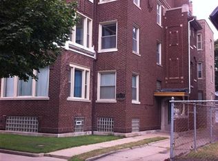 7215 S Coles Ave, Chicago, IL 60649