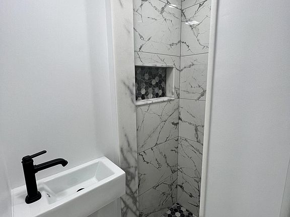 4th image of 138 Church St #1