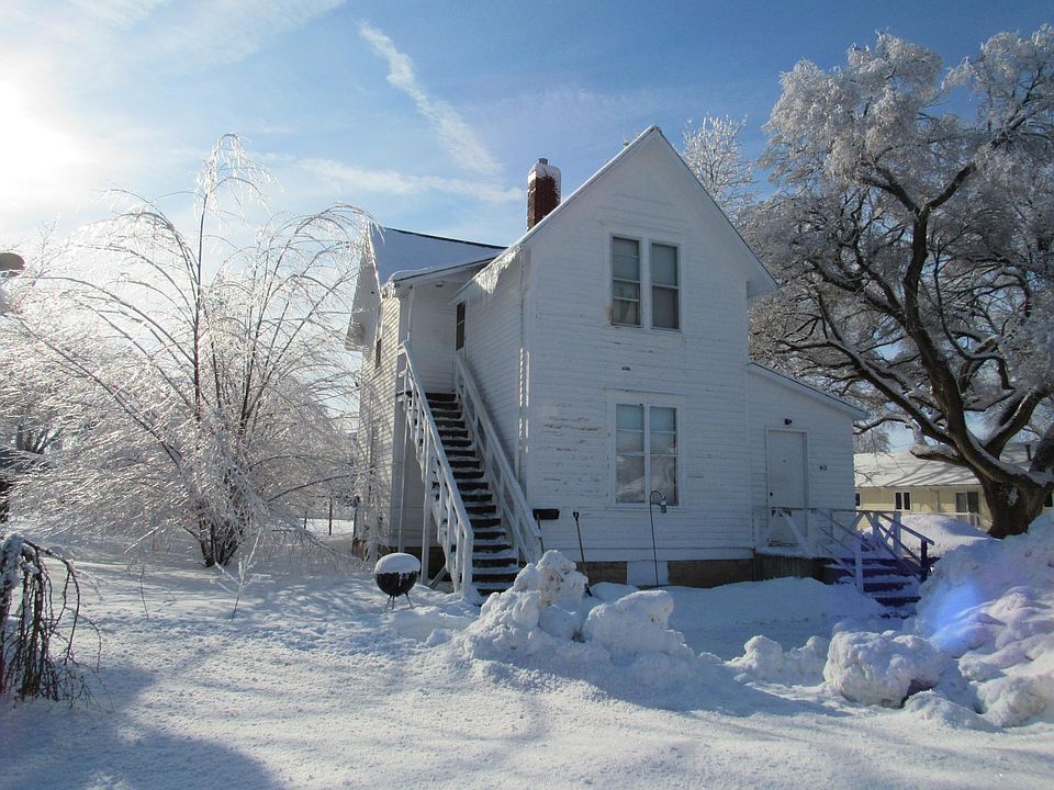 2nd image of 412 E 7th St