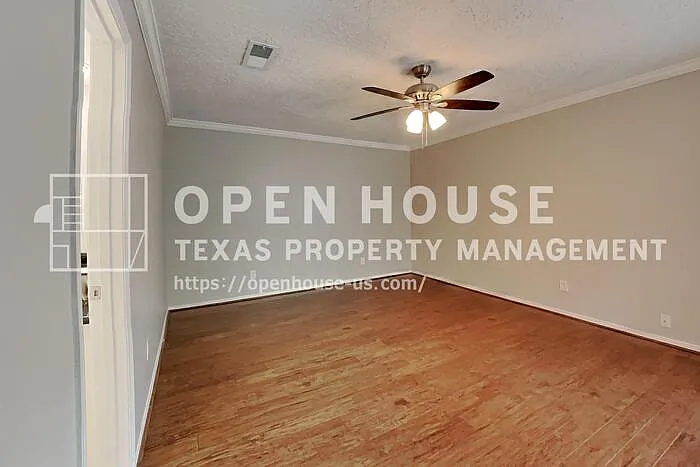 2223 Briarwest Blvd — Photo 9