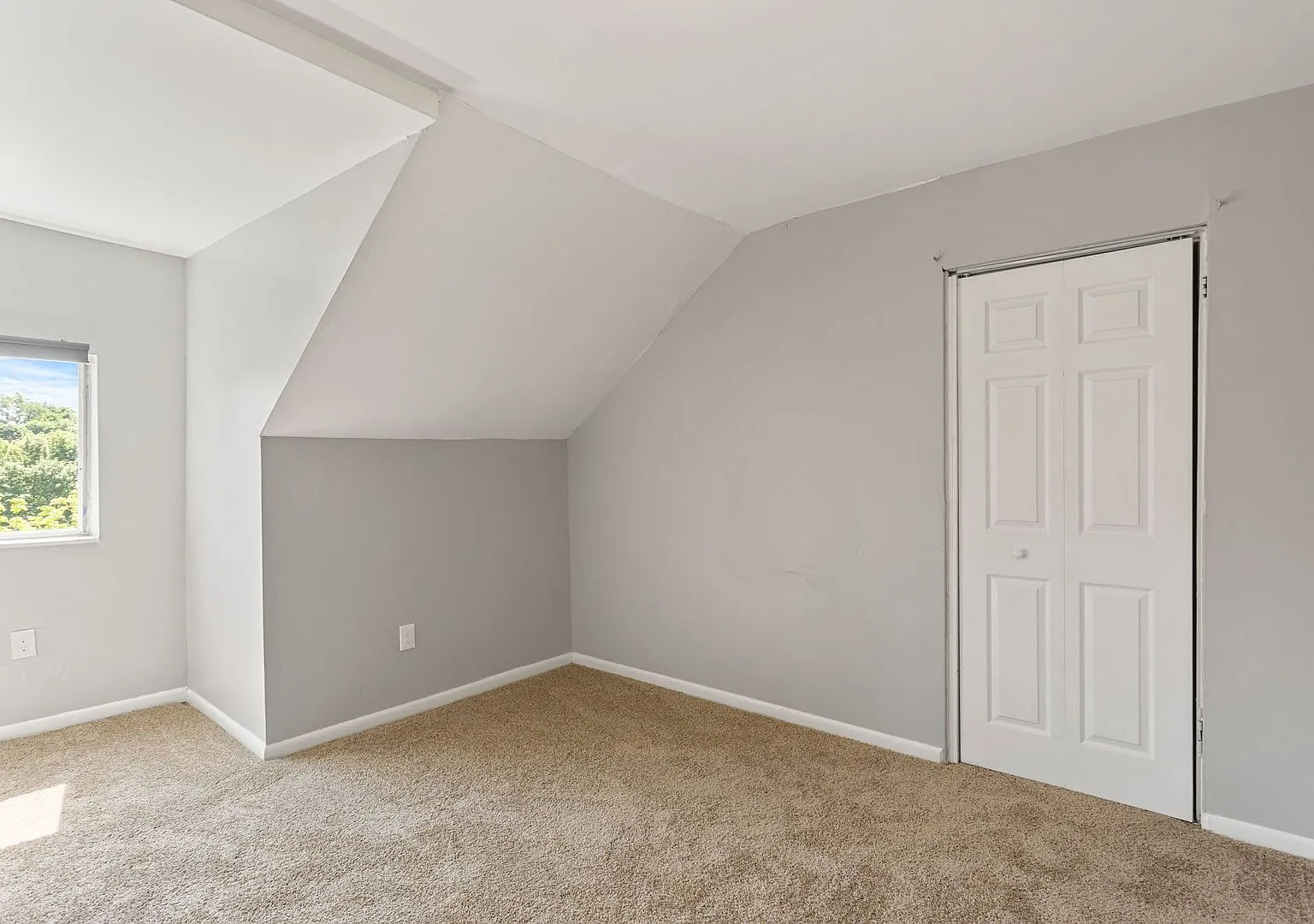 4 bed 1.5 bath - Completely updated in great Mt. Washington location - central air, washer/dryer — Photo 1