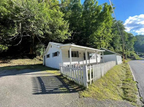 538/558 Chloe Rd, Pikeville, KY 41501