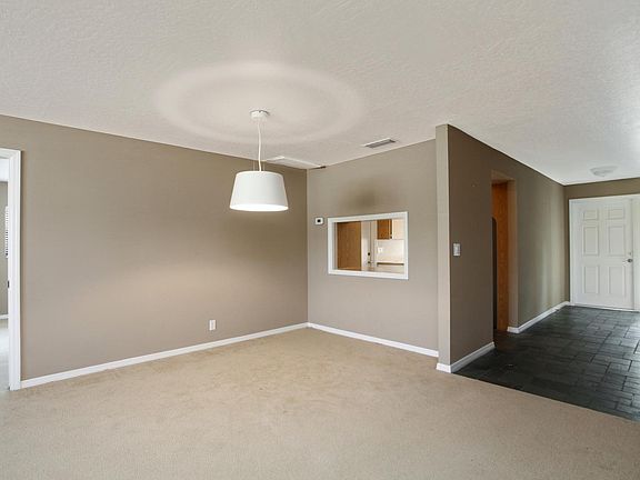 4th image of 106 Skyline Cir
