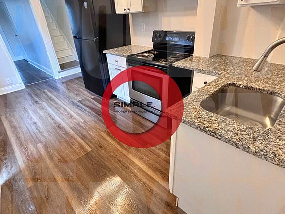 2nd image of 137 Wunder St