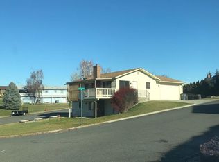 602 Blossom Ln, Zillah, WA