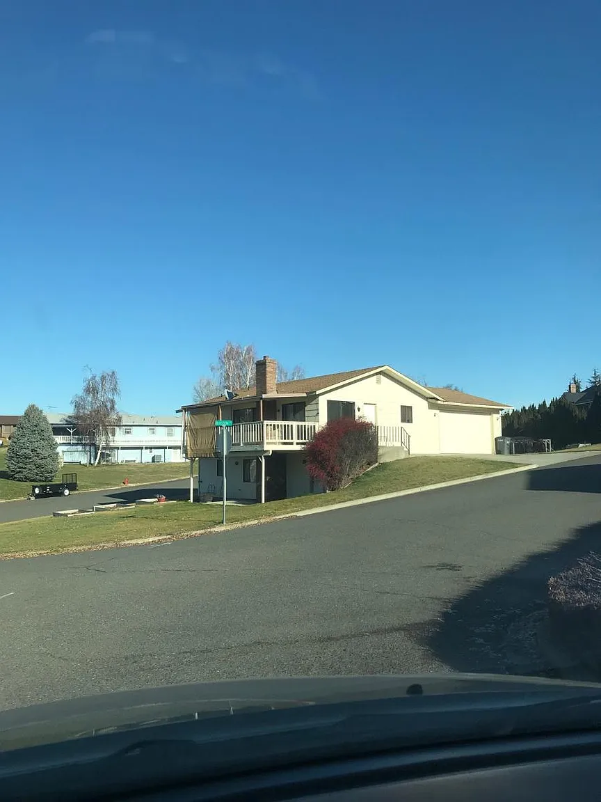 602 Blossom Ln photo 1