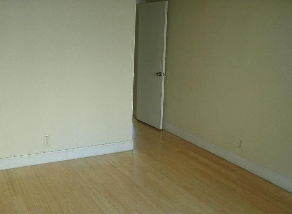 4th image of 21120 NE 5th Ct