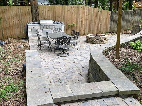 4th image of 1150 Pinehurst Dr SE