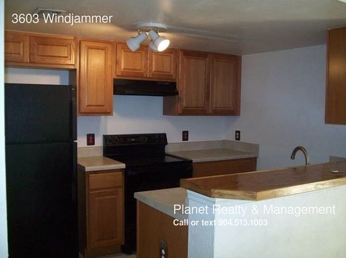 2nd image of 3603 Windjammer Ln