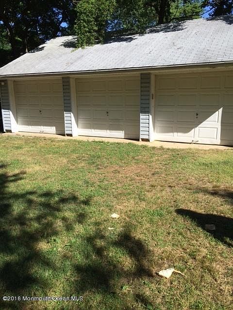2nd image of 233 Stuart St
