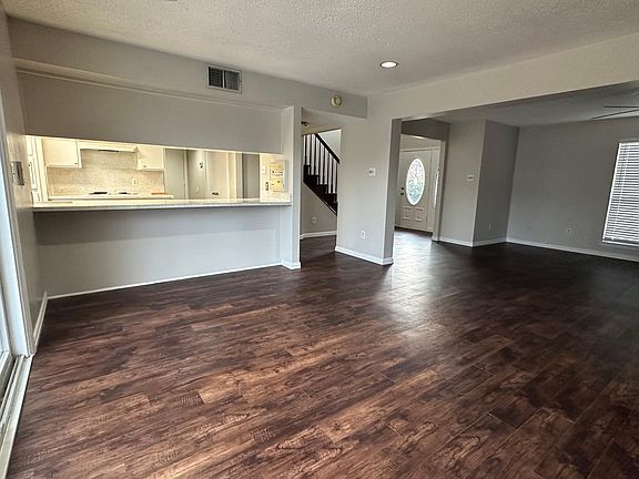 4th image of 26 Lincolnshire Cir