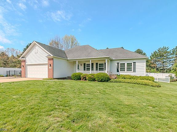 3rd image of 6782 Perennial Ln