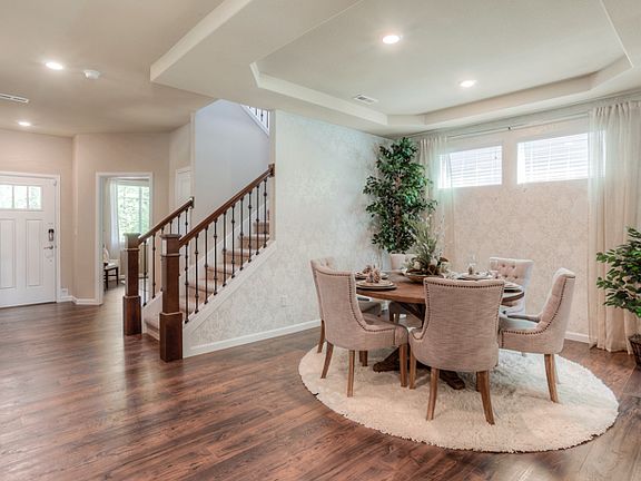 5th image of 10316 Driftwood Ave