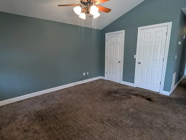 327 S Roane St — Photo 5