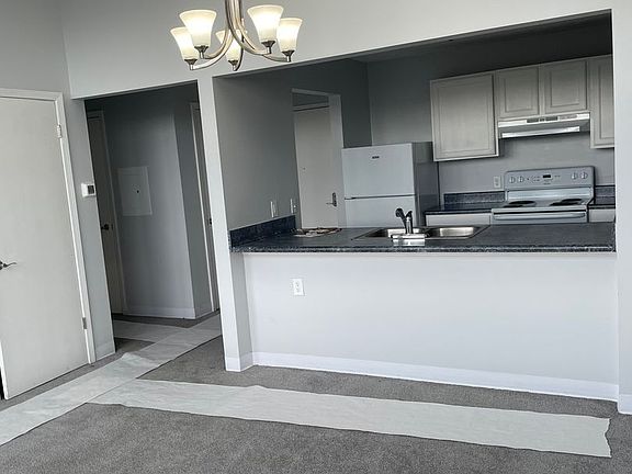 3rd image of 59 Lincoln Way #604