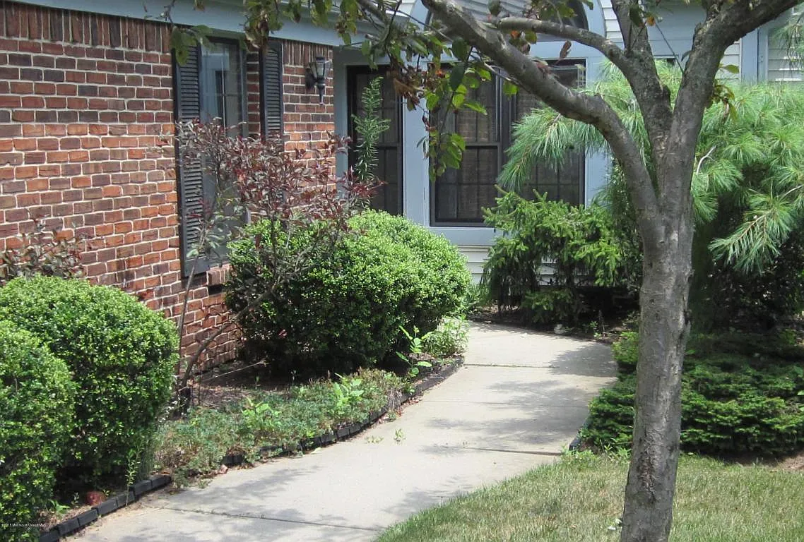 186 Old Orchard Ln photo 1