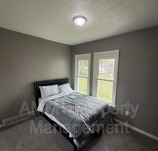 1838 J Ave NE — Photo 8