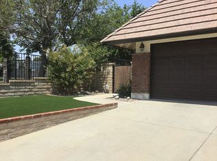 27058 Rio Prado Dr, Santa Clarita, CA 91354