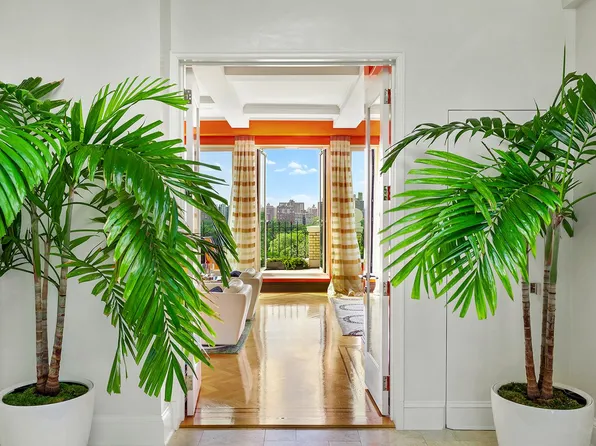 1200 Fifth Avenue image 5 of 14