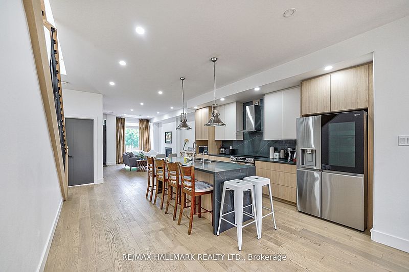 Toronto House for rent - 4 Bedrooms — photo 6