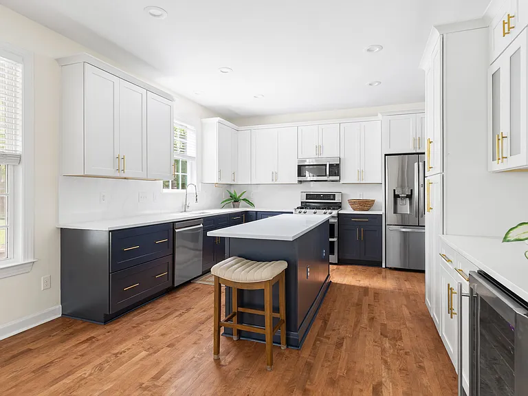 511 E Hatterleigh Ave — Photo 13