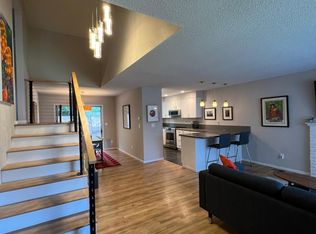 1961 SW Camelot Ct, Portland, OR 97225