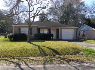 210 E Foley St, Alvin, TX 77511