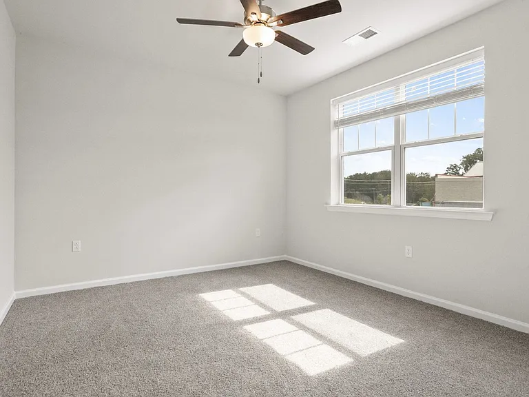 The Grande at Geyser Falls Luxury Apartments — Photo 47