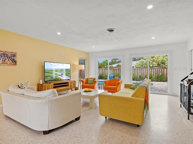 2473 Davis Blvd — Photo 9
