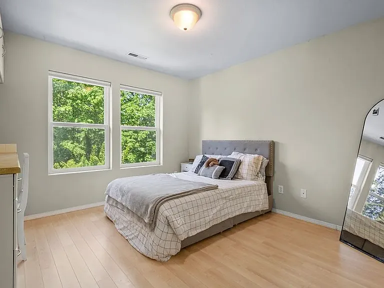 15812 NE 18th Ct — Photo 9