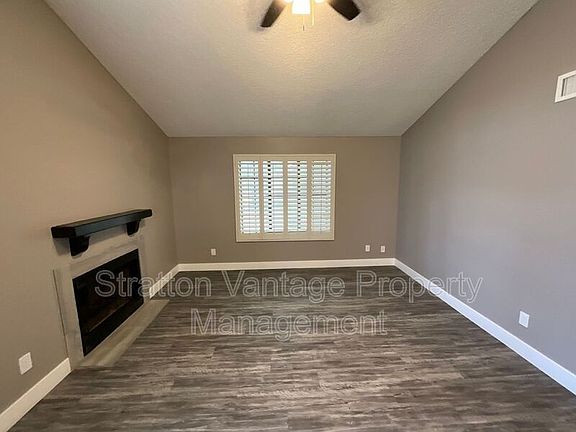 3rd image of 921 W University Dr Unit 1001