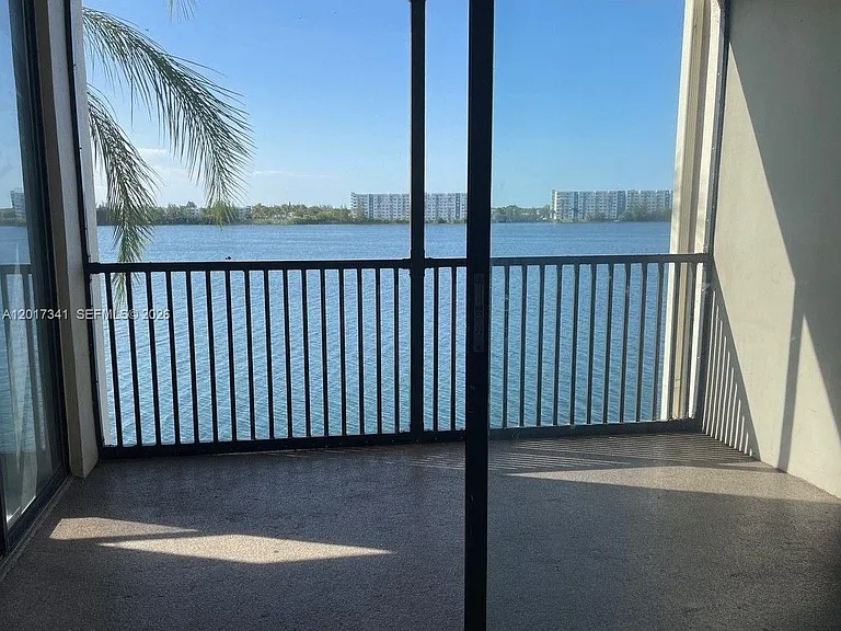117 Lake Emerald Dr #308 — Photo 5
