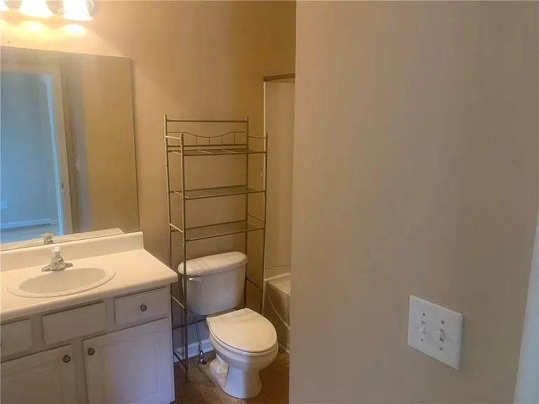 121 Creekwood Trl — Photo 14