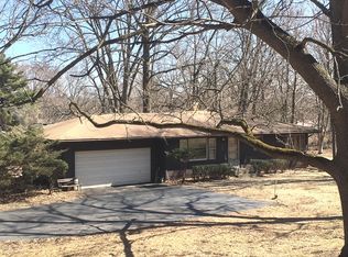 519 Oak Crest Rd, Cary, IL 60013