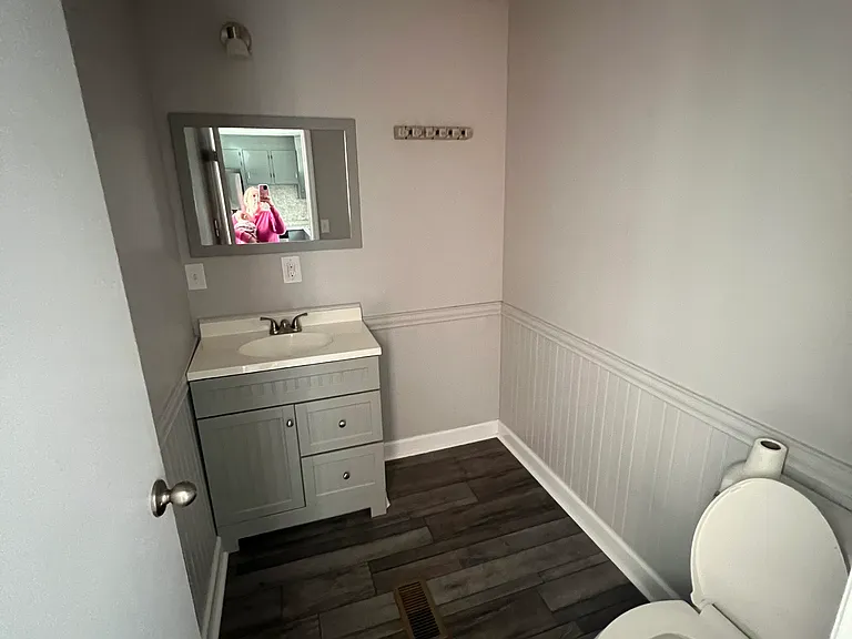 668 Forest Rd — Photo 10