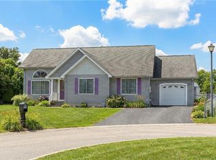 36 Great Oak Dr, Warwick, RI 02886